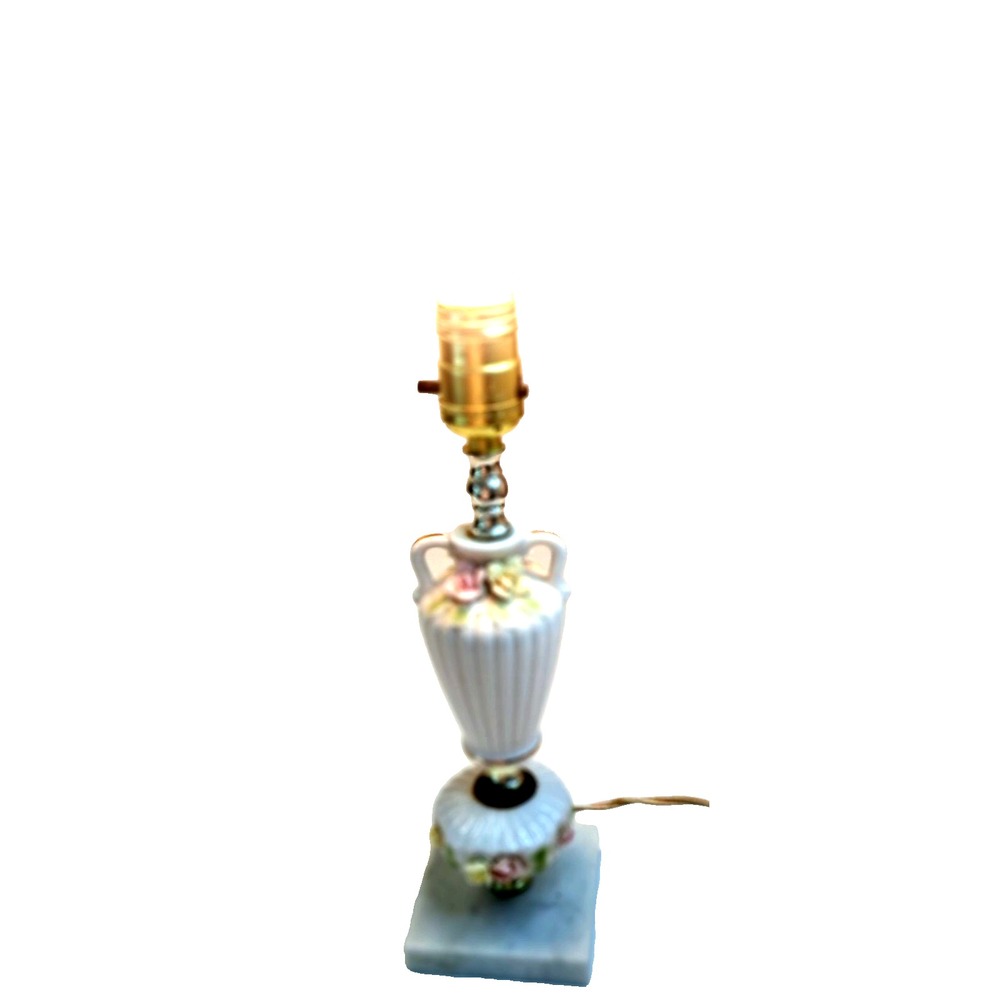 Vtg Japanese Porcelain Table Lamp w/‎ 3D Embossed Roses 12" h Cottage Romantic